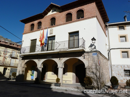 Ayuntamiento de Camarena de la Sierra.